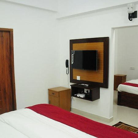 Hotel Alwesal International Madikeri Zewnętrze zdjęcie