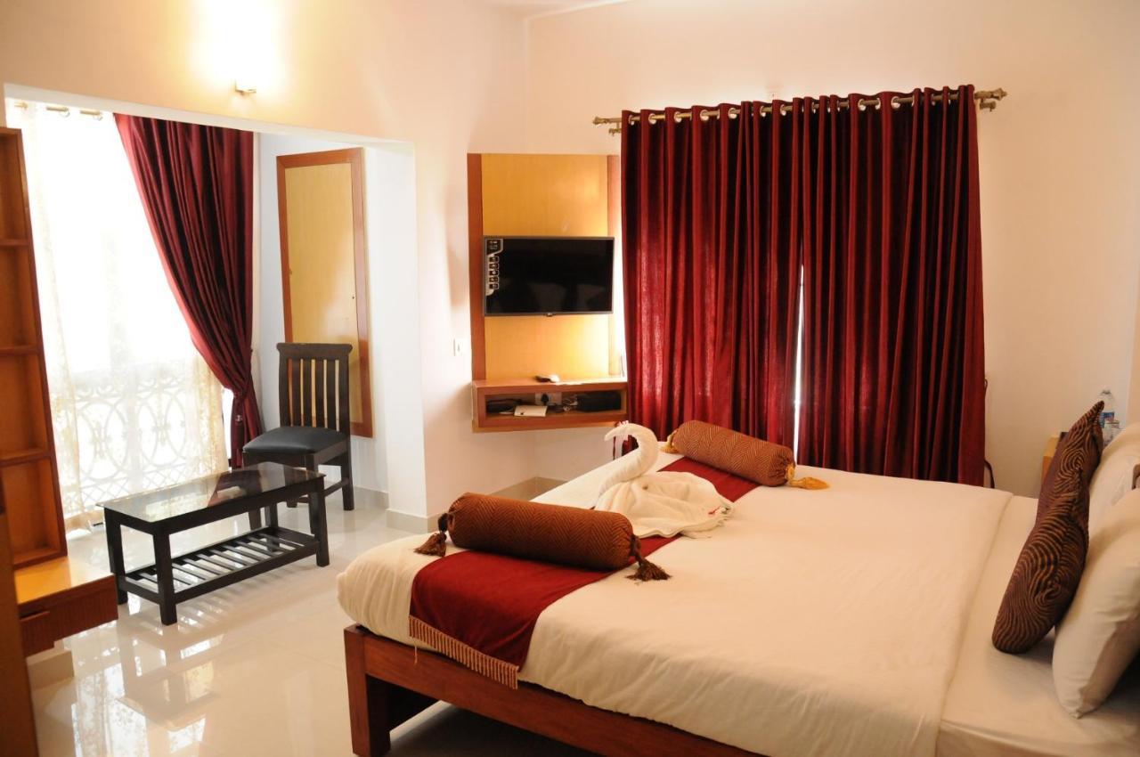 Hotel Alwesal International Madikeri Zewnętrze zdjęcie