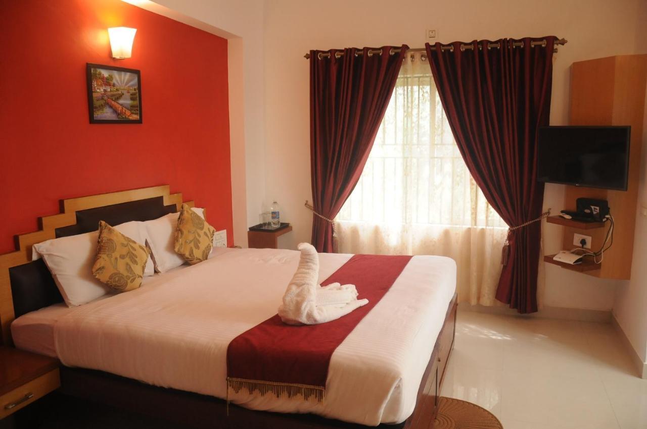 Hotel Alwesal International Madikeri Zewnętrze zdjęcie