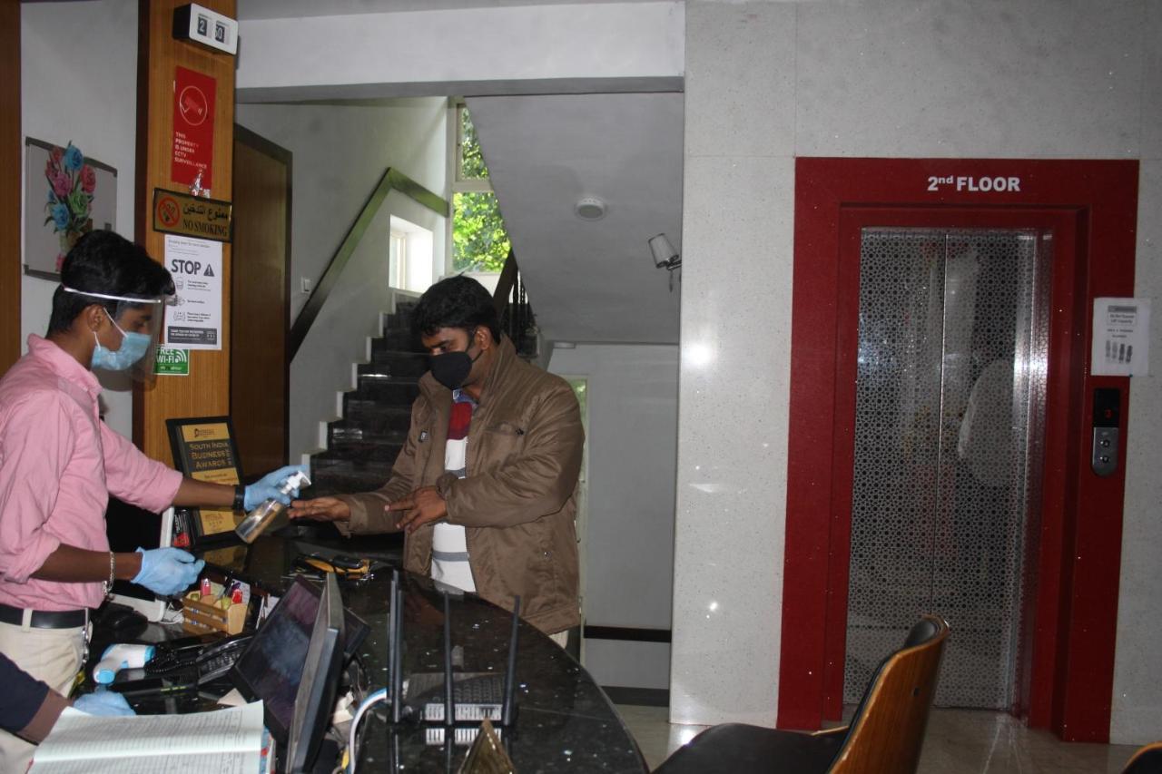 Hotel Alwesal International Madikeri Zewnętrze zdjęcie