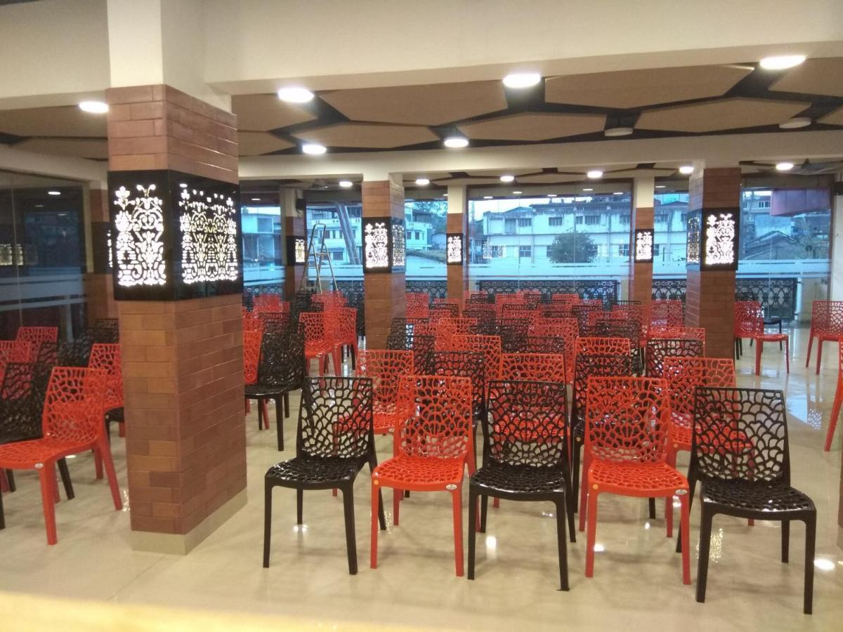 Hotel Alwesal International Madikeri Zewnętrze zdjęcie