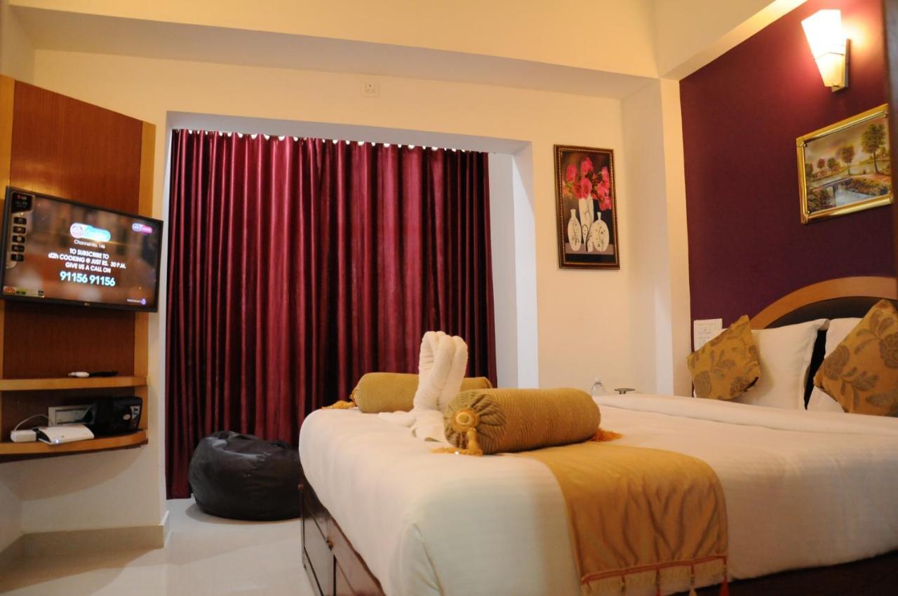 Hotel Alwesal International Madikeri Zewnętrze zdjęcie
