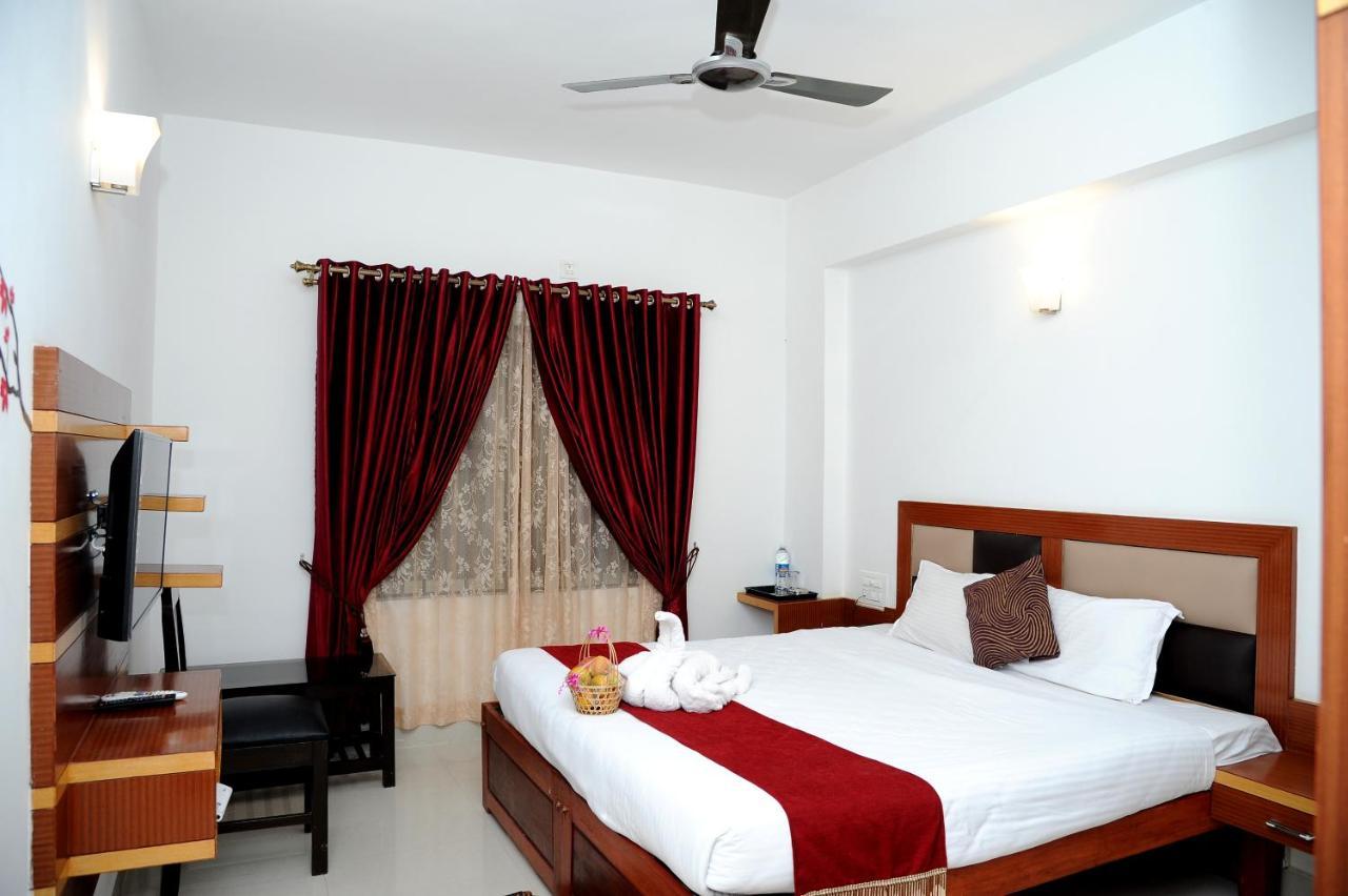 Hotel Alwesal International Madikeri Zewnętrze zdjęcie