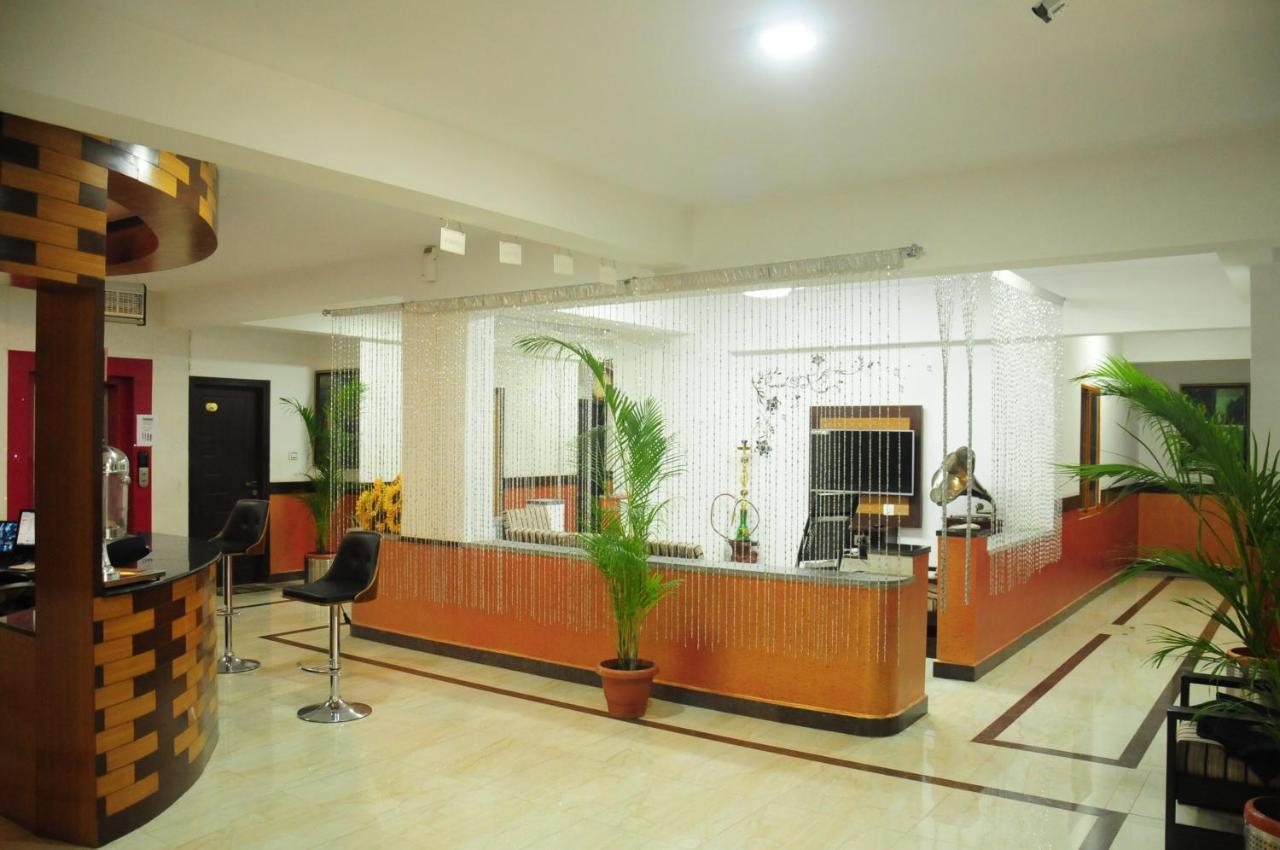 Hotel Alwesal International Madikeri Zewnętrze zdjęcie