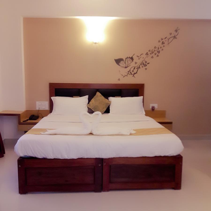 Hotel Alwesal International Madikeri Zewnętrze zdjęcie