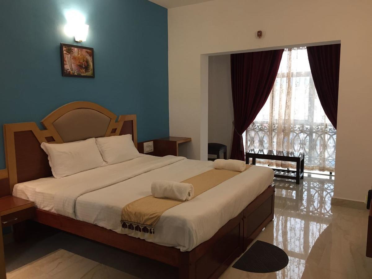 Hotel Alwesal International Madikeri Zewnętrze zdjęcie
