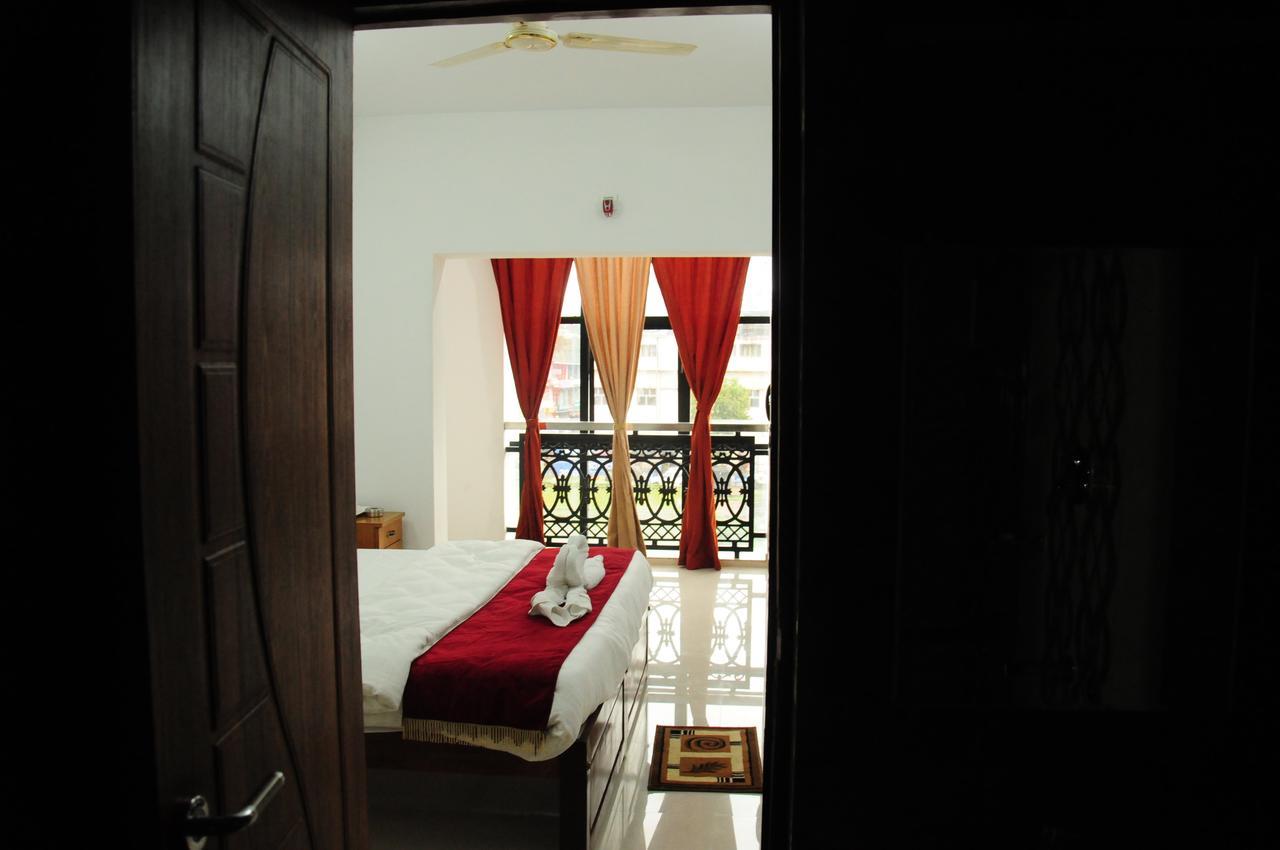 Hotel Alwesal International Madikeri Zewnętrze zdjęcie