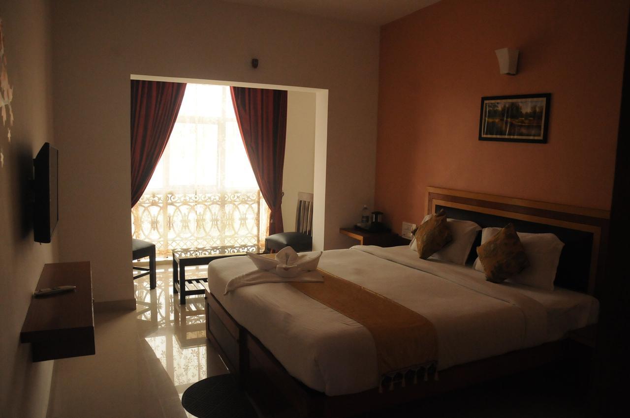 Hotel Alwesal International Madikeri Zewnętrze zdjęcie