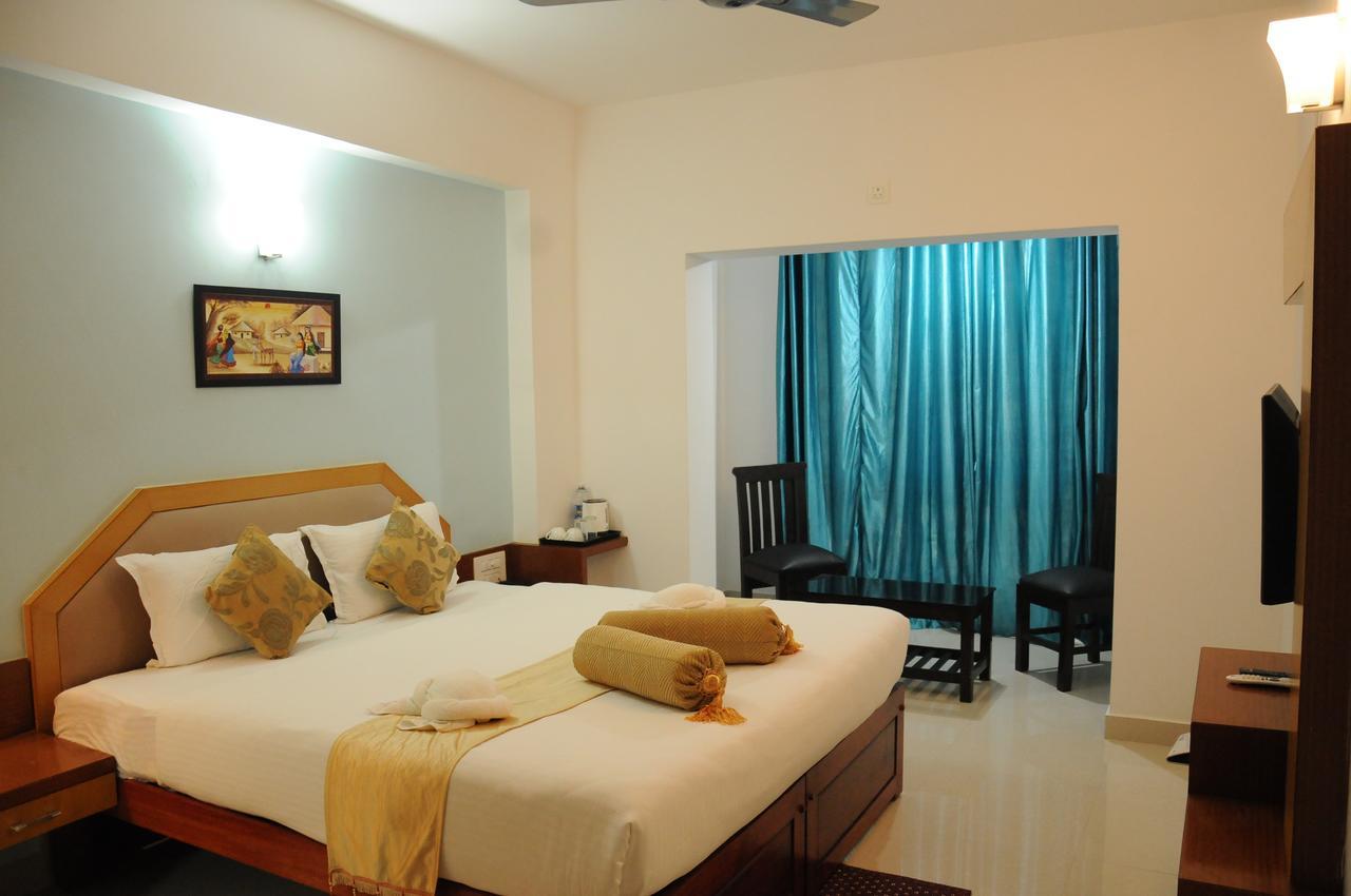 Hotel Alwesal International Madikeri Zewnętrze zdjęcie