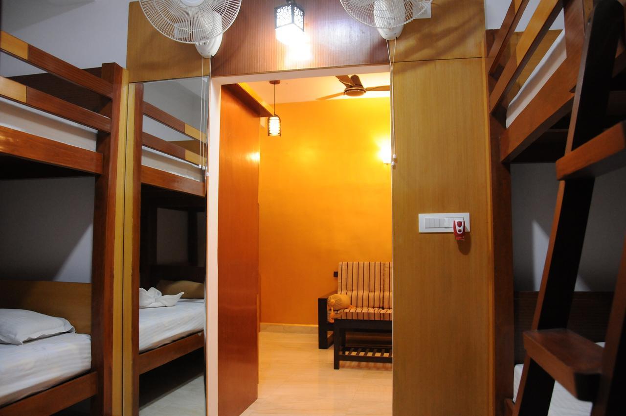 Hotel Alwesal International Madikeri Zewnętrze zdjęcie
