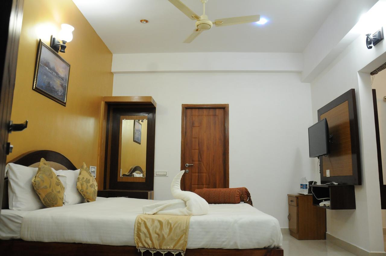 Hotel Alwesal International Madikeri Zewnętrze zdjęcie