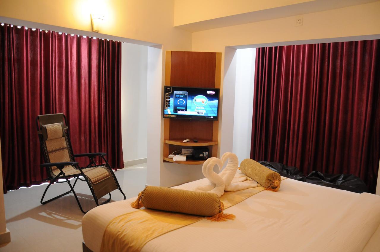 Hotel Alwesal International Madikeri Zewnętrze zdjęcie